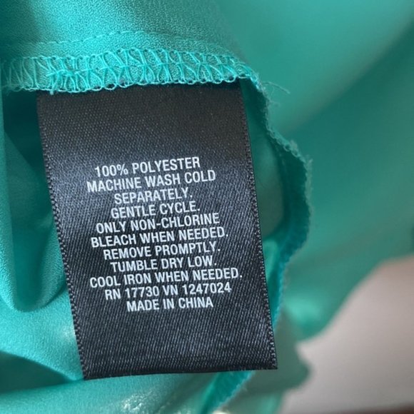 Mossimo Deep V Blouse - Picture 8 of 8